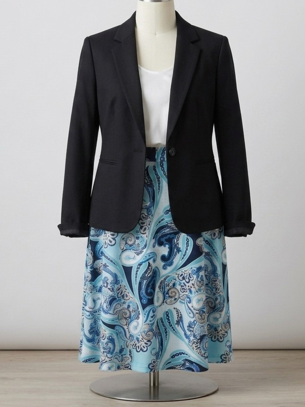 Christopher & Banks Blue Paisley A-Line Skirt (S) EST 1946 Pre-owned